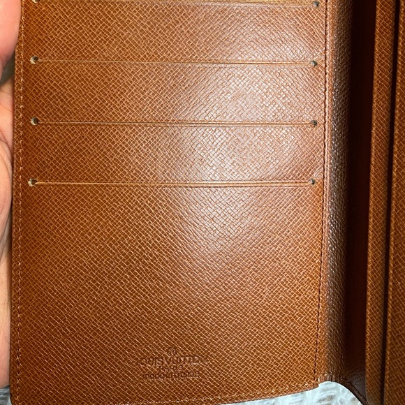 ✈️SOLD✈️ Authentic Louis Vuitton Monogram Wallet - Picture 2 of 6